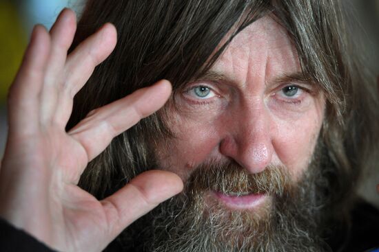 Fyodor Konyukhov heads out on dogsled expedition