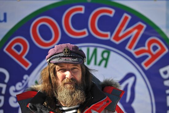 Fyodor Konyukhov heads out on dogsled expedition