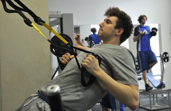 Basketball player Karasev decides to participate in NBA draft