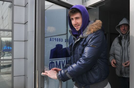 Basketball player Karasev decides to participate in NBA draft
