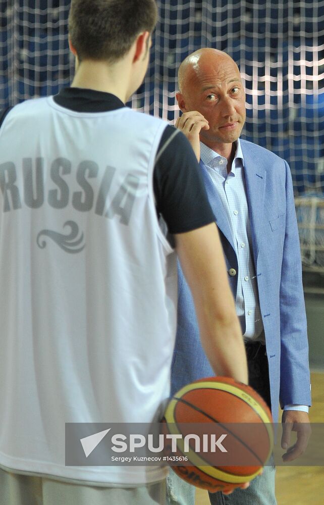 Basketball player Karasev decides to participate in NBA draft