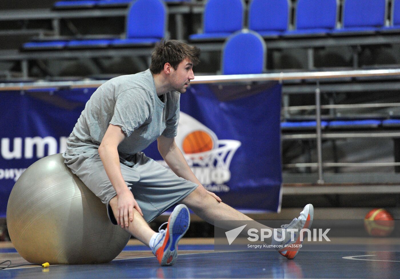 Basketball player Karasev decides to participate in NBA draft