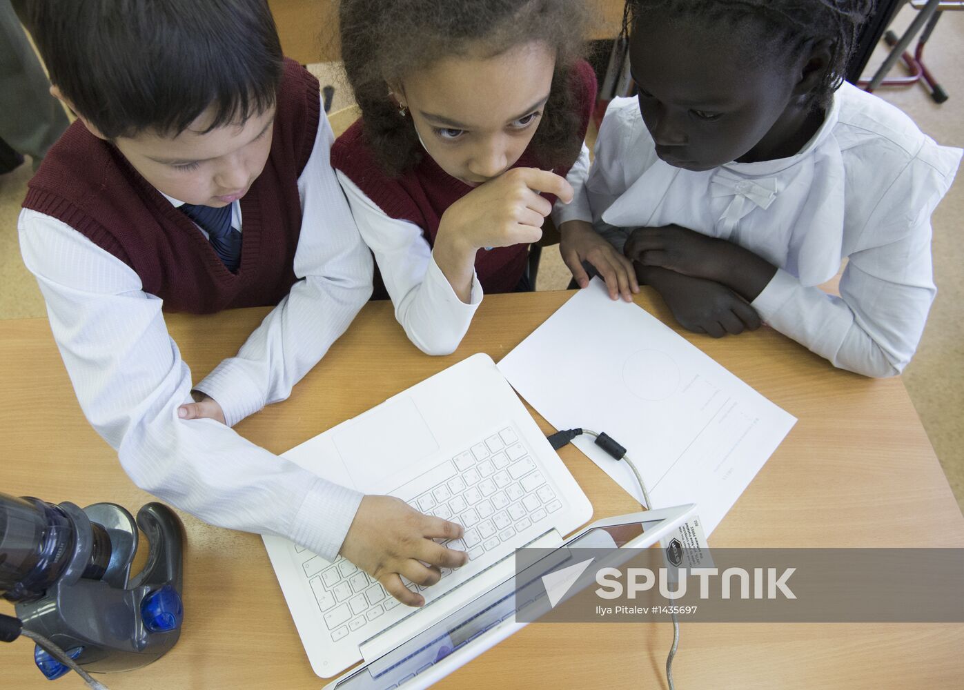Presentation of comprehensive school and new school equipment