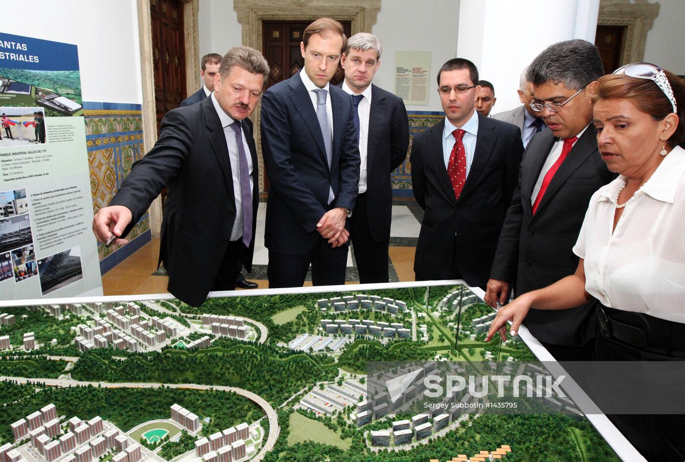 Denis Manturov visits Venezuela