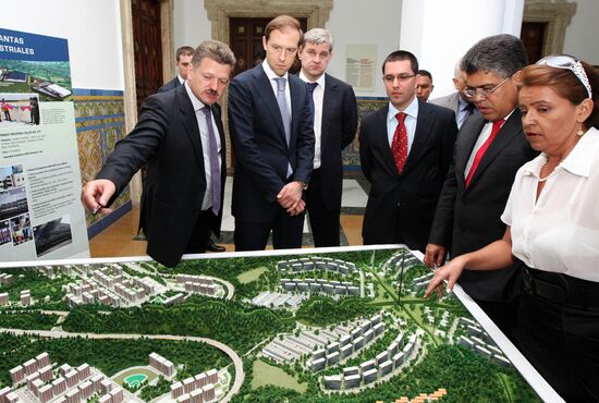 Denis Manturov visits Venezuela