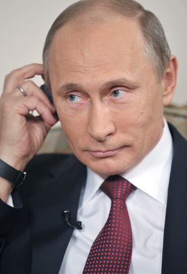 Vladimir Putin gives interview to German broadcaster ARD