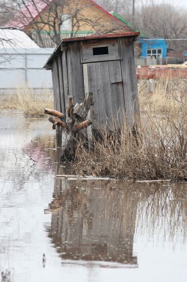 Residents evacuated from flood zone in Saransk