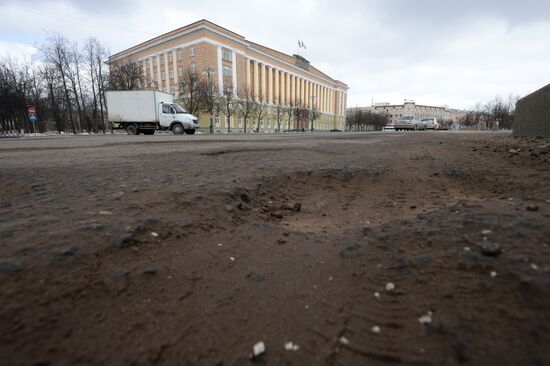 Broken roads in Veliky Novgorod