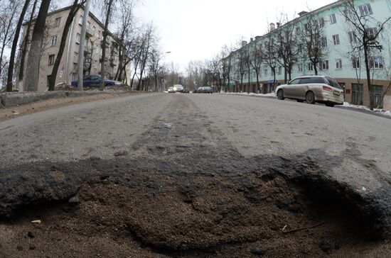 Broken roads in Veliky Novgorod