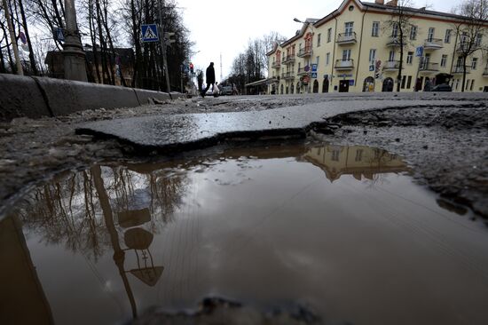 Broken roads in Veliky Novgorod