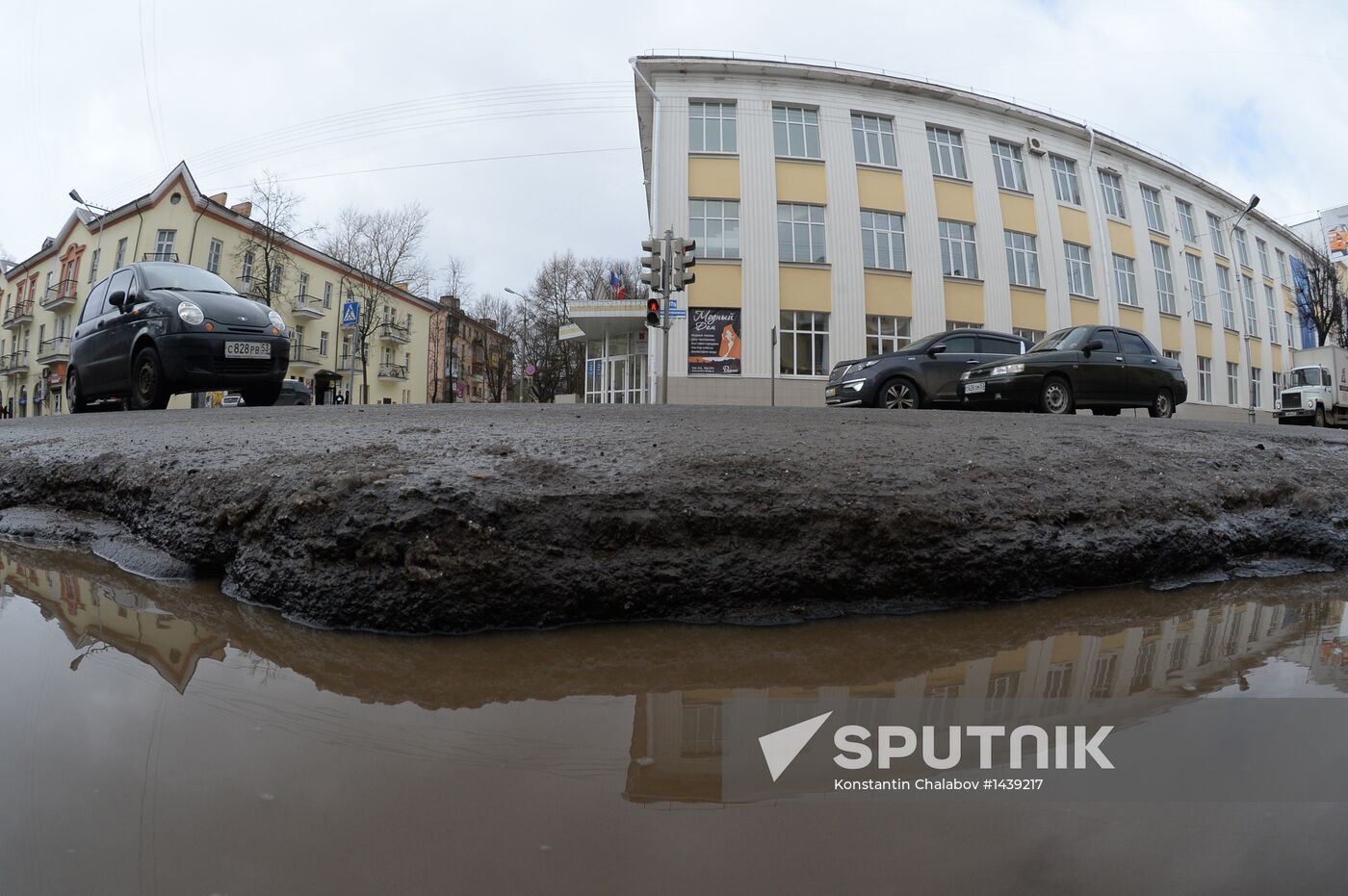 Broken roads in Veliky Novgorod