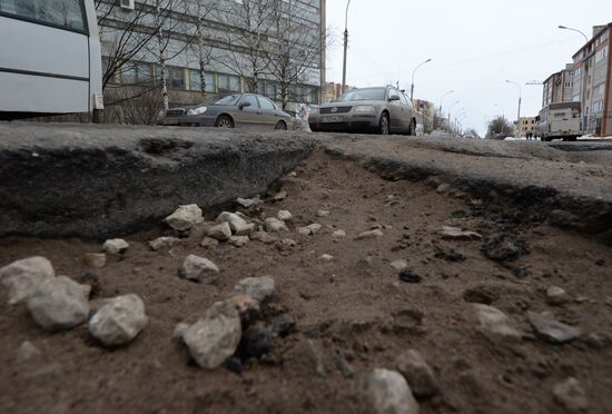 Broken roads in Veliky Novgorod