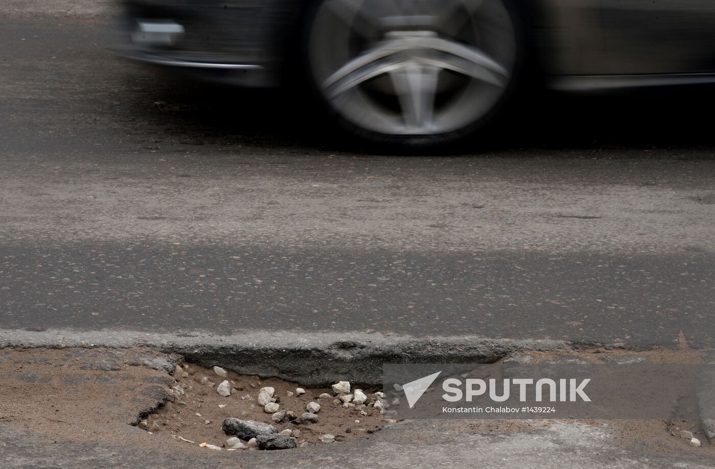 Broken roads in Veliky Novgorod