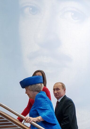 Vladimir Putin on official visit to Netherlands