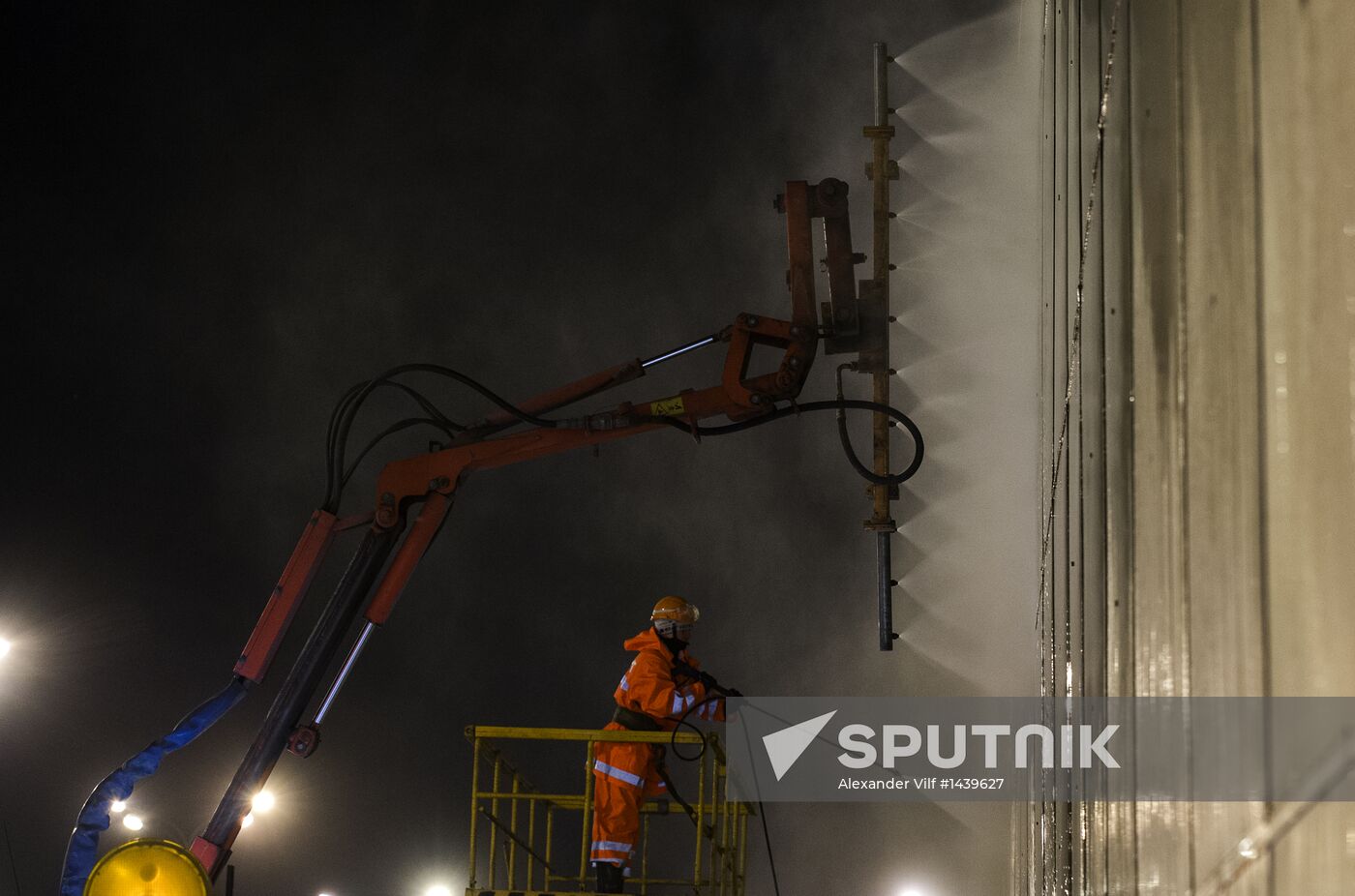 Cleaning Moscow Lefortovo tunnel