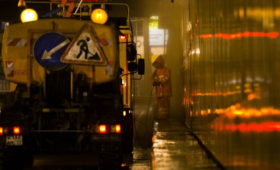 Cleaning Moscow Lefortovo tunnel