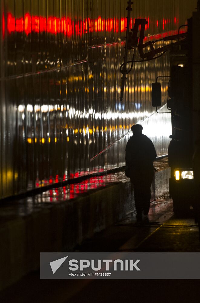 Cleaning Moscow Lefortovo tunnel