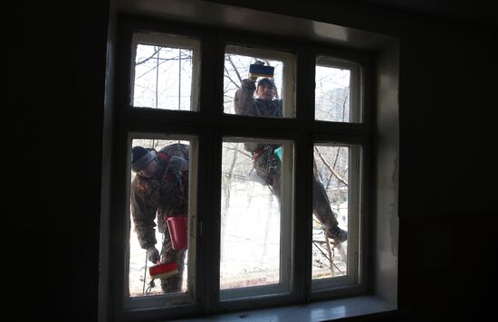 Housing and utility services conduct spring cleaning in Moscow