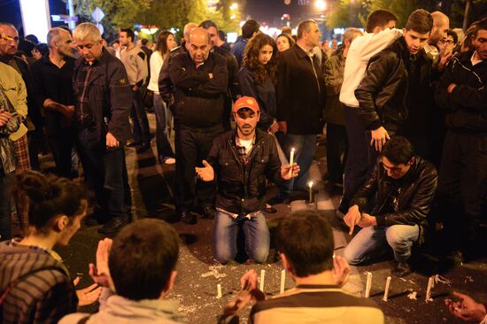 Hovannisian supporters clash with police in Yerevan