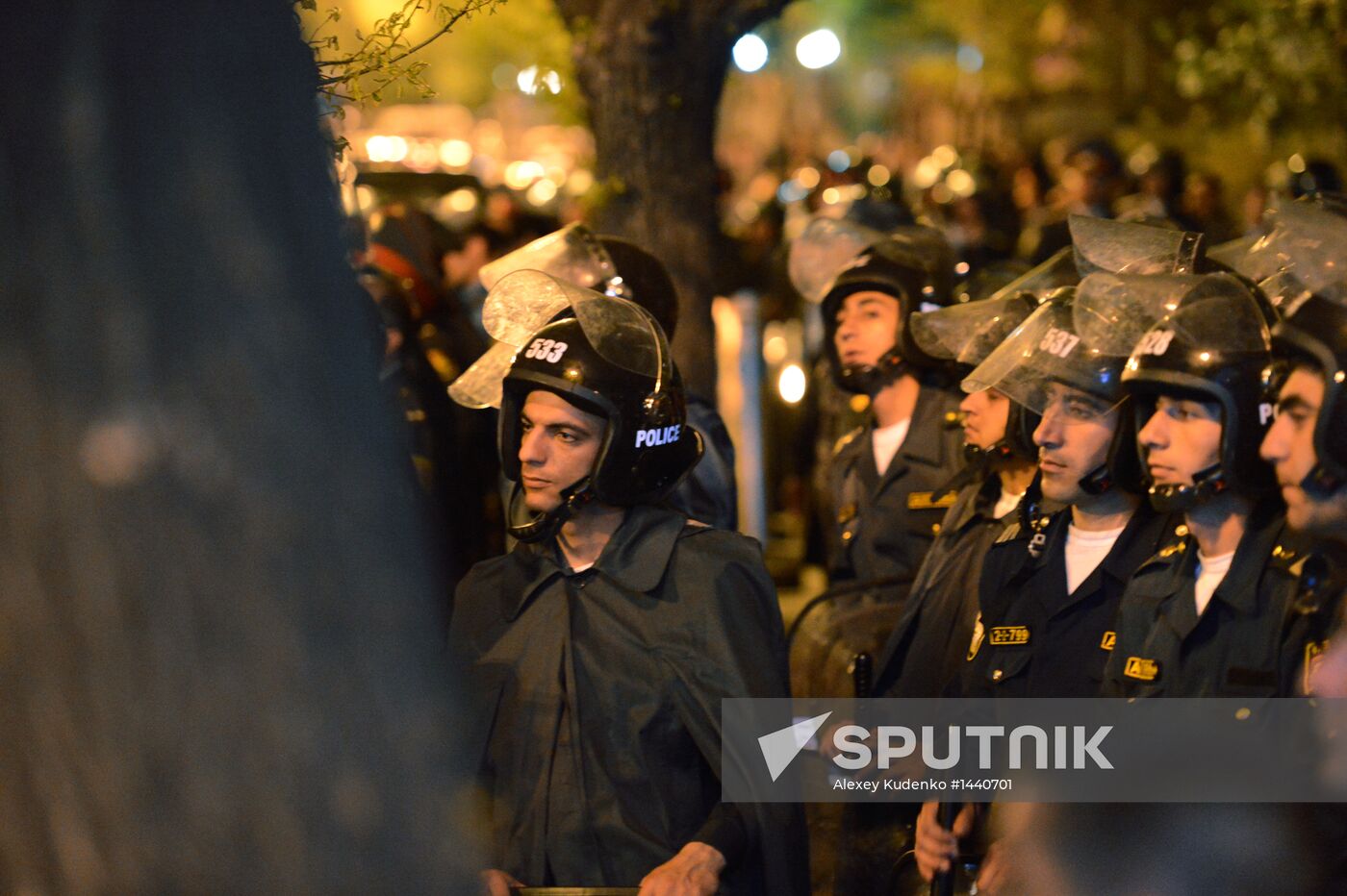 Hovannisian supporters clash with police in Yerevan