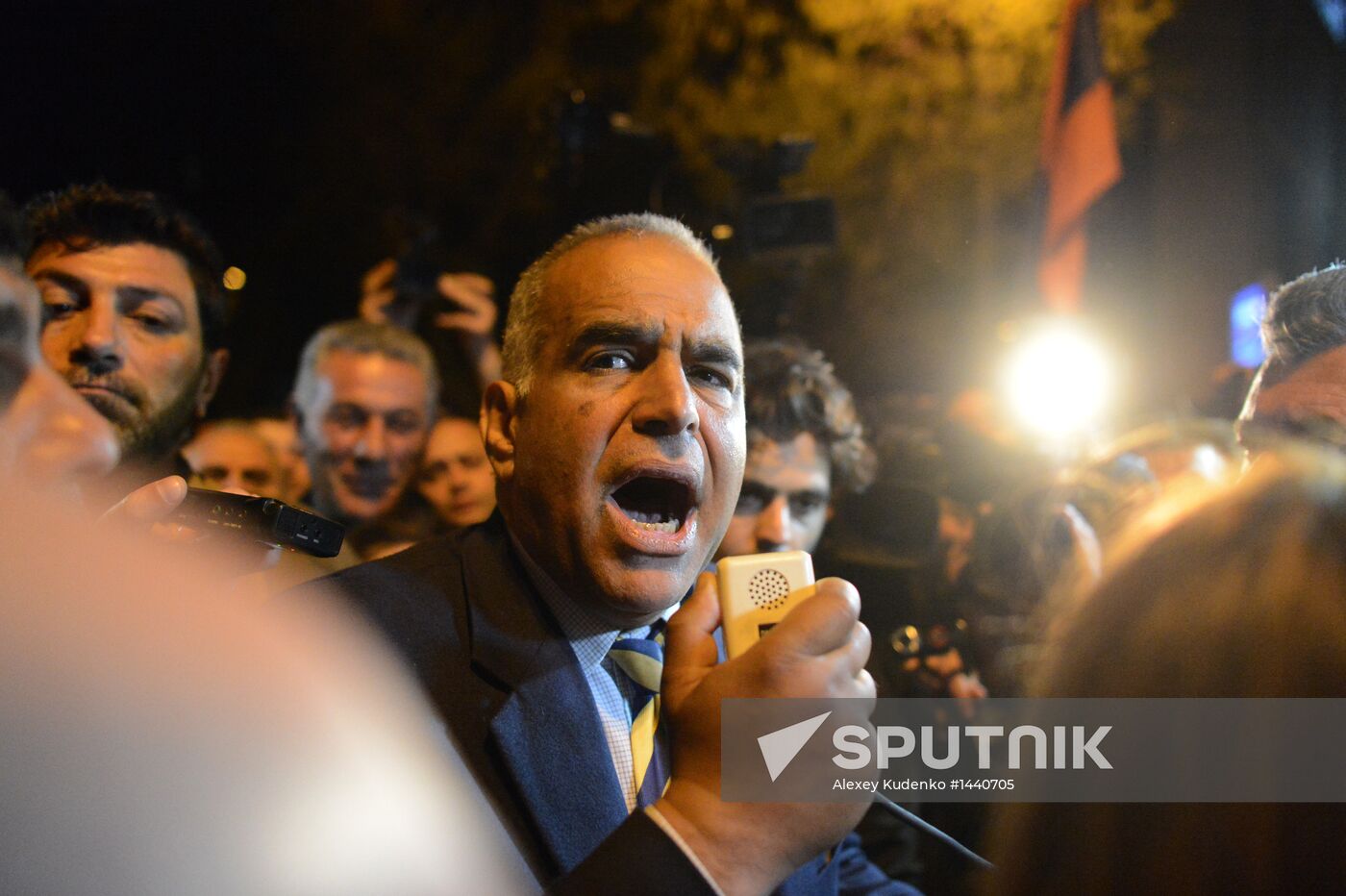 Hovannisian supporters clash with police in Yerevan