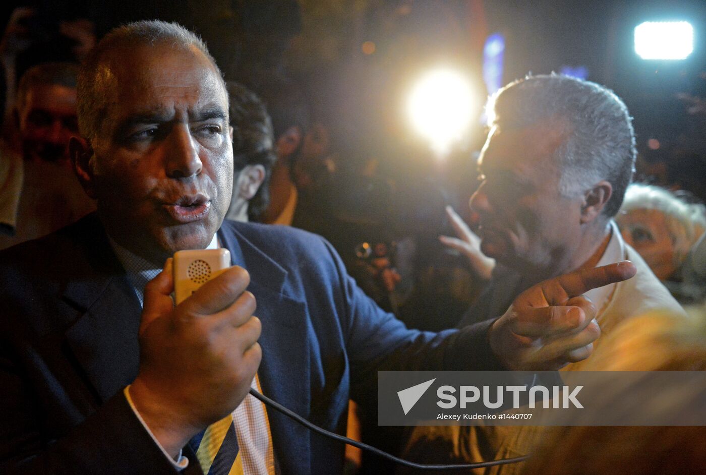 Hovannisian supporters clash with police in Yerevan