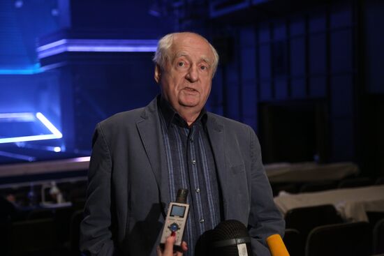 Rehearsal of Skywalkers at Lenkom theater