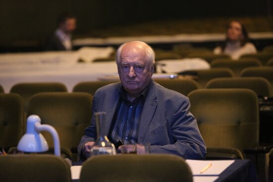 Rehearsal of Skywalkers at Lenkom theater
