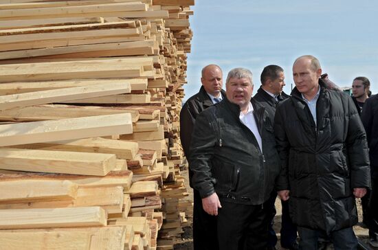Vladimir Putin visits Siberian Federal District