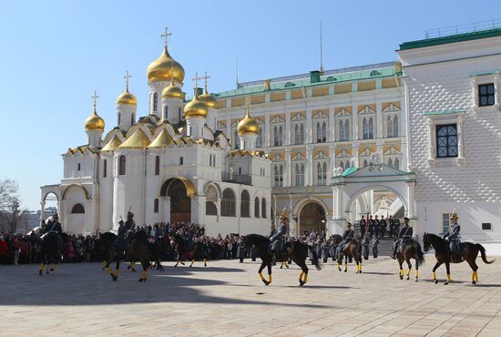 Equestrian and pedestrian guards of Presidential Regimen