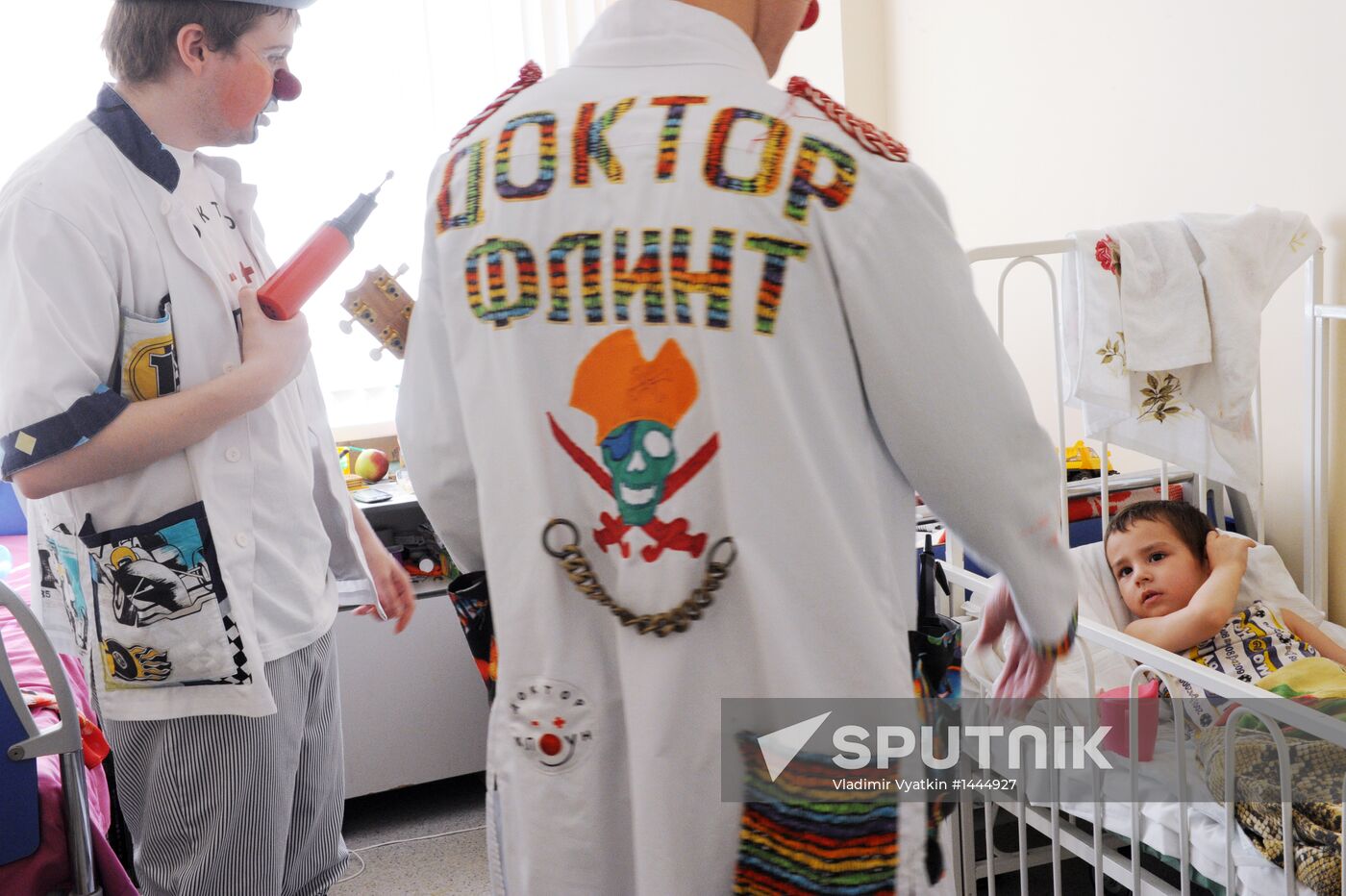Clown doctors perform in pediatric clinical hospital