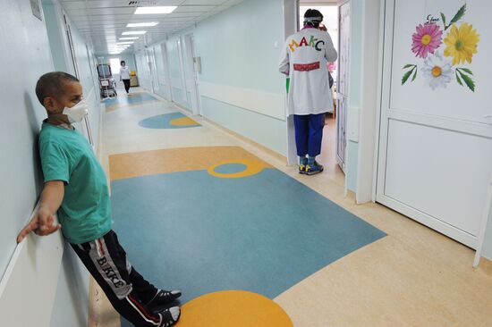 Clown doctors perform in pediatric clinical hospital