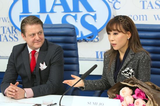 Soprano Sumi Jo to give "Mad in Love" recital in Moscow