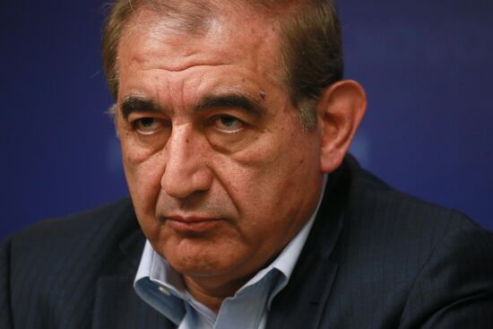 News conference by Syrian opposition delegates