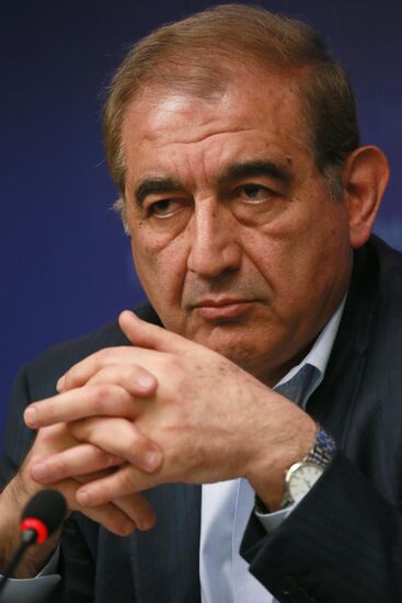 News conference by Syrian opposition delegates