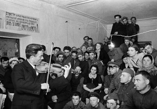 Performers at Great Patriotic War front