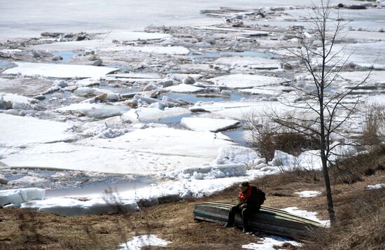 Ice drift in Novgorod Region