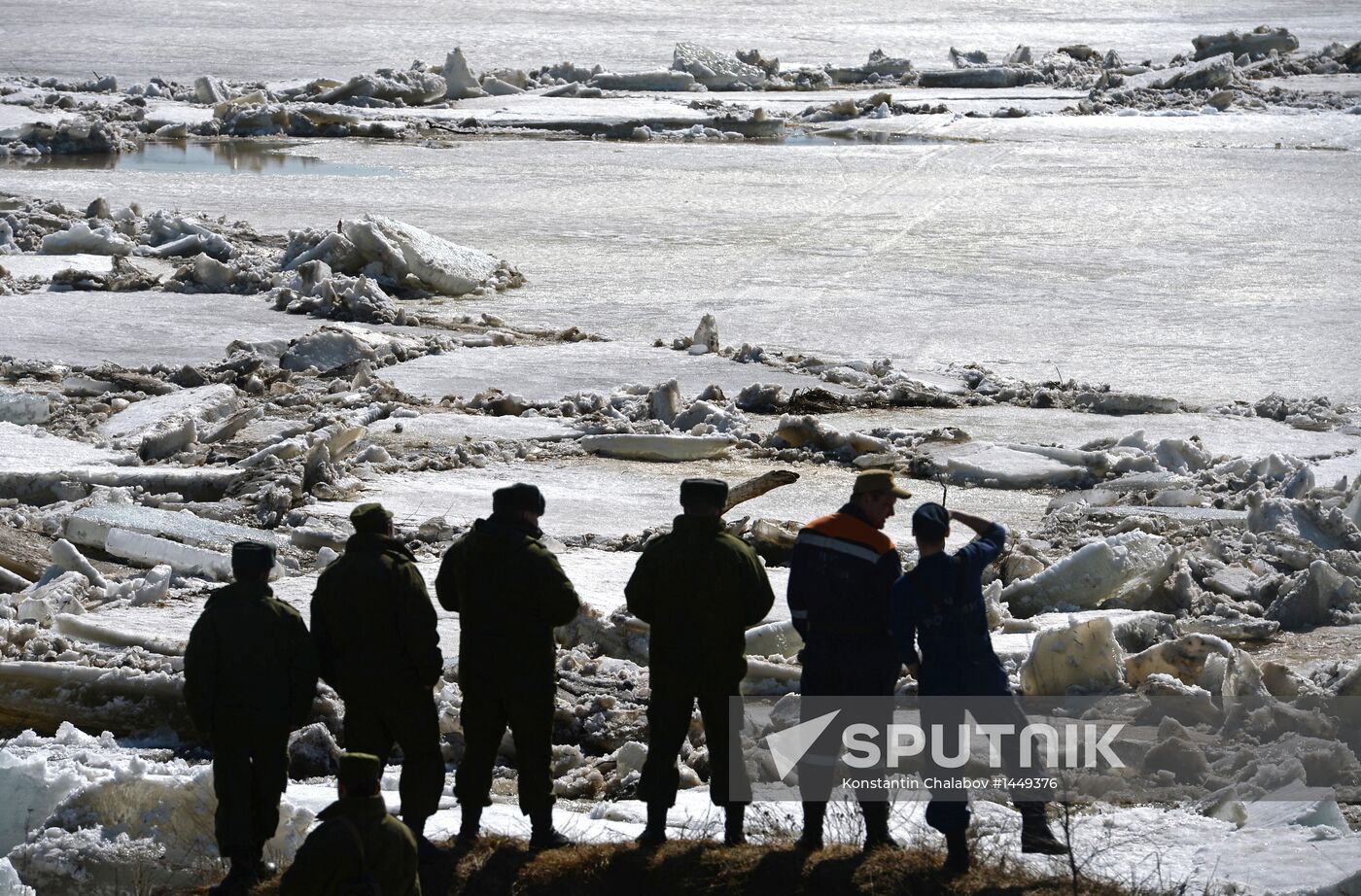 Ice drift in Novgorod Region