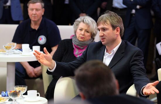 Vladimir Putin attends screening of film Legend No. 17