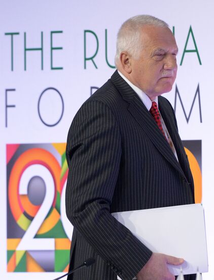 Ivanov, Powell meet at Russia Forum 2013