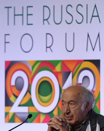 Ivanov, Powell meet at Russia Forum 2013