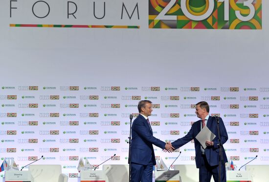 Ivanov, Powell meet at Russia Forum 2013