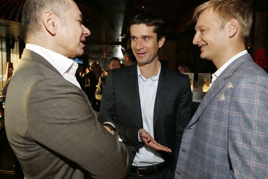 D. Khotimsky presents: Let's Cash In On the Crisis of Capitalism