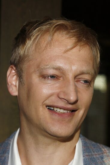 D. Khotimsky presents: Let's Cash In On the Crisis of Capitalism