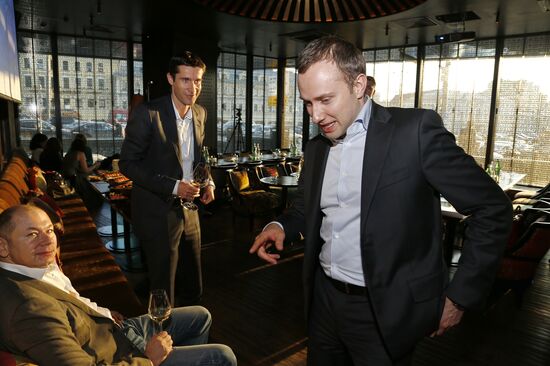 D. Khotimsky presents: Let's Cash In On the Crisis of Capitalism