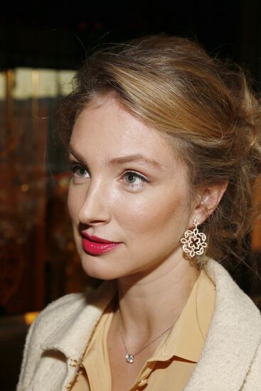 D. Khotimsky presents: Let's Cash In On the Crisis of Capitalism