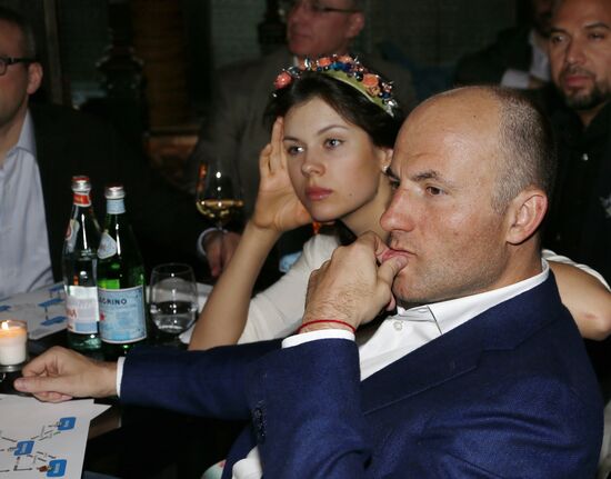 D. Khotimsky presents: Let's Cash In On the Crisis of Capitalism