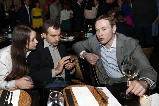 D. Khotimsky presents: Let's Cash In On the Crisis of Capitalism