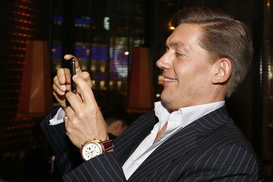 D. Khotimsky presents: Let's Cash In On the Crisis of Capitalism