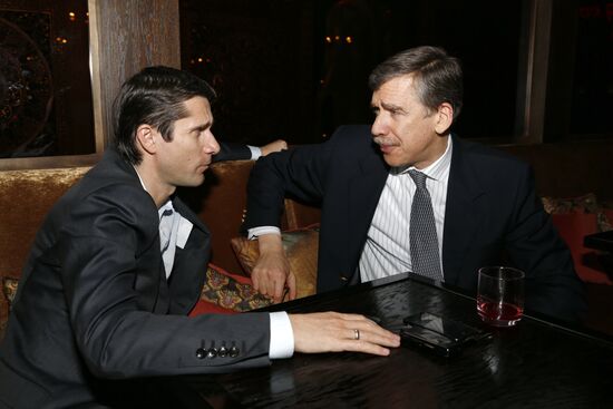 D. Khotimsky presents: Let's Cash In On the Crisis of Capitalism